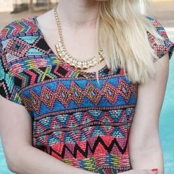 AZTEC geometric colorful Print Short Sleeved Blouse Tee sz M - Picture 1 of 8